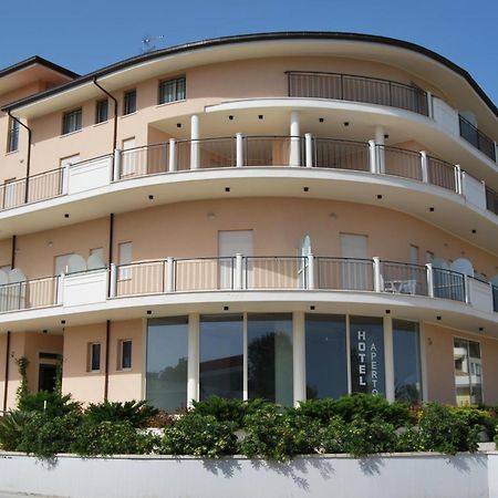 Hotel Europa Nereto Exterior foto